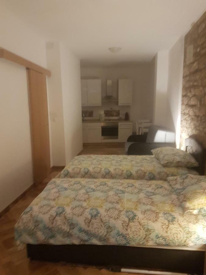 Studio Apartman Via Šibenik Buitenkant foto