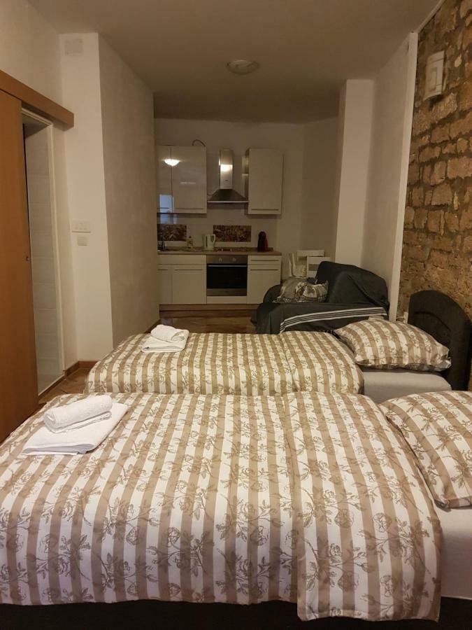 Studio Apartman Via Šibenik Buitenkant foto