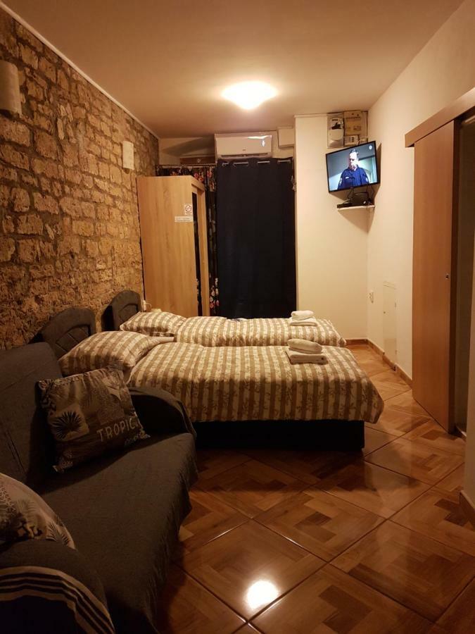 Studio Apartman Via Šibenik Buitenkant foto
