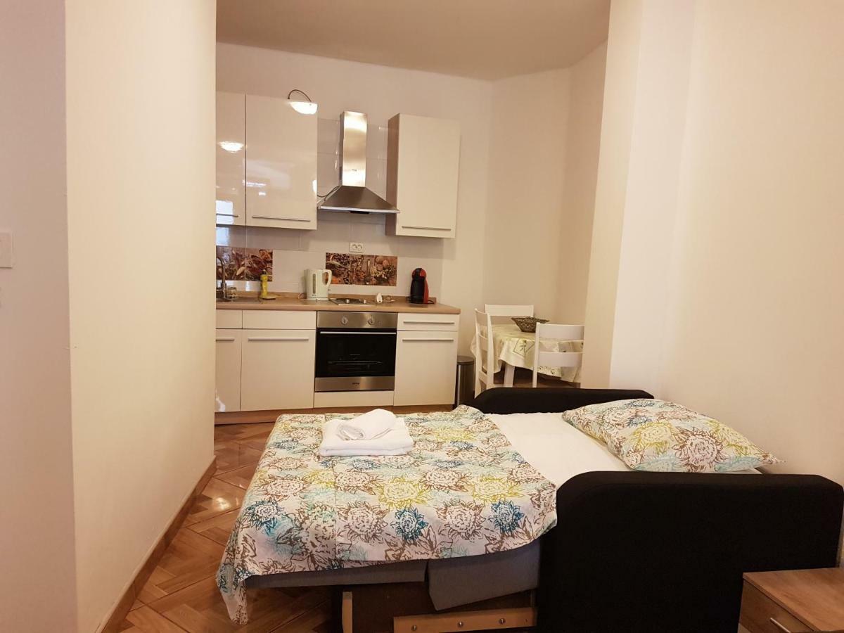 Studio Apartman Via Šibenik Buitenkant foto